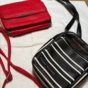 Tommy Hilfiger Red and Black non branded Crossbody Bag.
Great condition